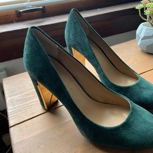 Banana Republic Velvet Green Gold Platted Shoes